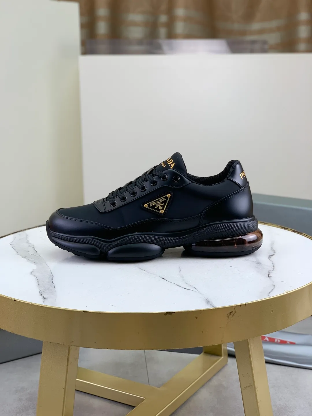 Men's men's shoes 💰P640 💰【New model】Top quality, new popular model on the official website, it will not go out of style for a hundred years, 🆘 The trendy brand (Prada) mainly promotes popular models, avant-garde and versatile fashionable men's shoes, private version molding, cowhide surface splicing 1:1 oil edge processing... fashionable and simple, original imported cowhide interior cowhide feet; the atmosphere and personality are more fashionable, eye-catching and pursuing class. It will subvert old ideas and be a must-have for fashionistas who want to spend time with you! Must keep it! High-end comfort, high-end quality workmanship. Size: 38-45 Various colors available. full package